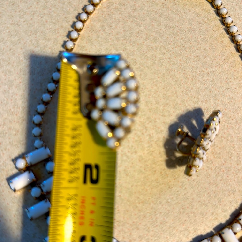 Vintage gold tone milk-glass rhinestone necklace and screw back earrings… - Picture 5 of 7